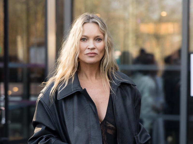 Kate Moss '90s fashion icons: then and now, Gwen Stefani, Sarah Jessica Parker, Backstreet Boys, Christina Aguilera, Spice Girls, Courtney Love, Mary-Kate and Ashley Olsen, Will Smith, Karyn Parsons, Gabrielle Union, Lisa Bonet, Alicia Silverstone, Brandy Norwood, Drew Barrymore, Naomi Campbell, Liv Tyler, Winona Ryder, Jennifer Aniston, Jennifer Anniston, Uma Thurman, Christina Applegate, Claire Danes, Kate Moss, Fiona Apple, Janet Jackson
