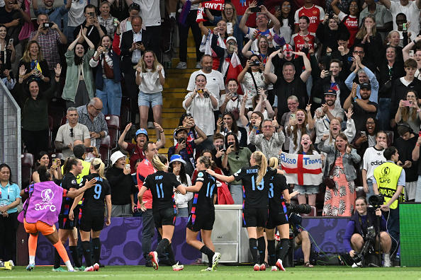 Sarina Wiegman singles out ‘special’ England star