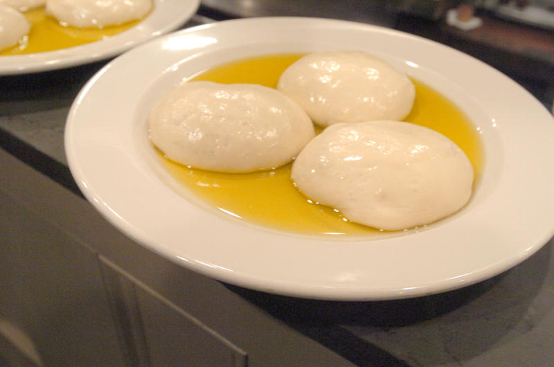 The dough, Grilled Pizza , Ready the dough for grilling , Grilling