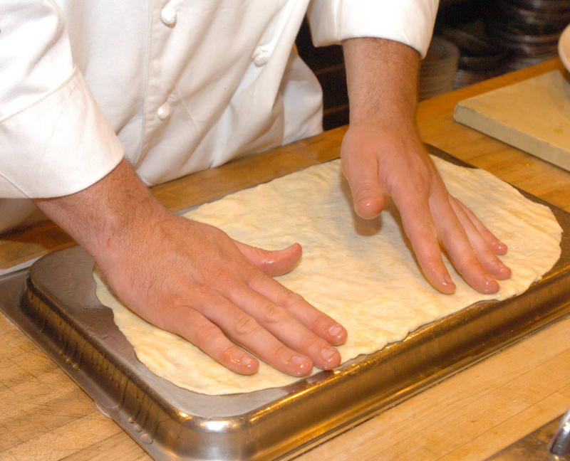 The dough, Grilled Pizza , Ready the dough for grilling , Grilling