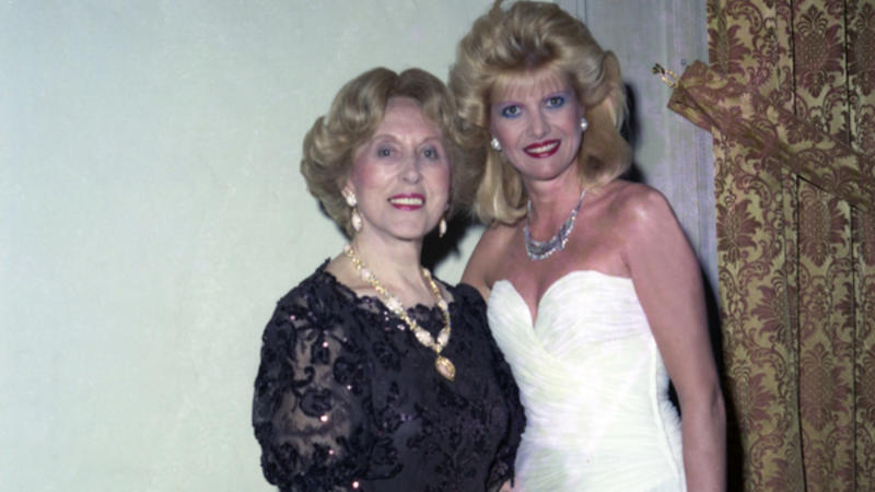 11. The Lauder Family ($25.9 B) 25. The Kohler Family (.2 B), 24. The Brown Family (.5 B), 23. The Dorrance Family ( B), 22. The Du Pont Family (.1 B), 21. The Ziff Family (.5 B), 15. The Busch Family ( B), 14. The Hearst Family (.4 B), 11. The Lauder Family (.9 B), 10. The Cox Family (.8 B), 9. The Duncan Family ( B), 8. The Cathy Family (.6 B), 7. The S C Johnson Family (.5 B), 6. The Pritzker Family (.6 B), 5. The Edward Johnson Family (.8 B), 4. The Cargill–MacMillan Family (.6 B), 3. The Koch Family (6 B), 2. The Mars Family (7 B)