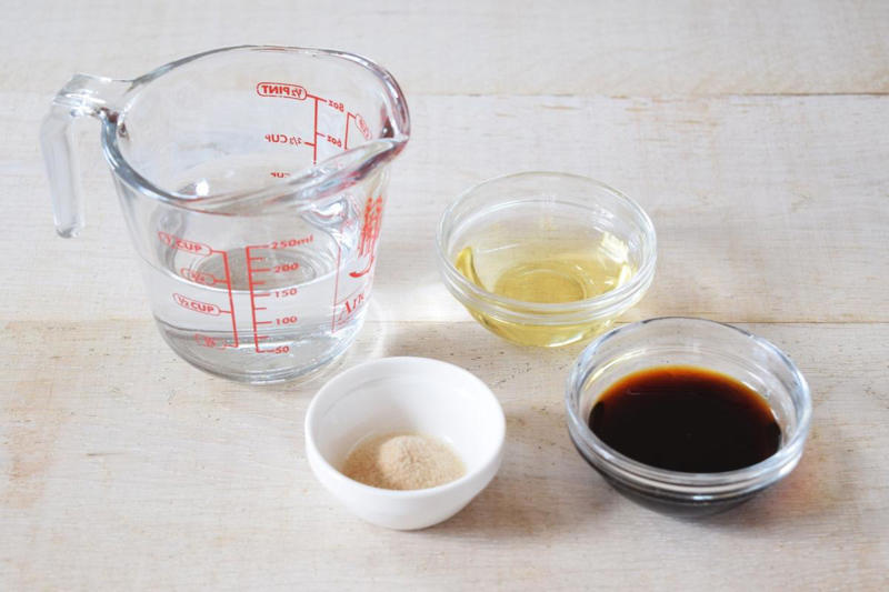 【一番おすすめの代用レシピ】和風顆粒だし＋みりん＋しょうゆ, 【この代用もおすすめ①】白だし＋みりん＋しょうゆ, 【この代用もおすすめ②】だししょうゆ＋みりん, 【めんつゆをイチから手作り】かつおぶしと昆布から作る、自家製めんつゆ, 【解説】代用するなら「めんつゆの基本構成」を知っておこう, 【Q&amp;A】代用レシピで「みりん」がない場合はどうする？etc