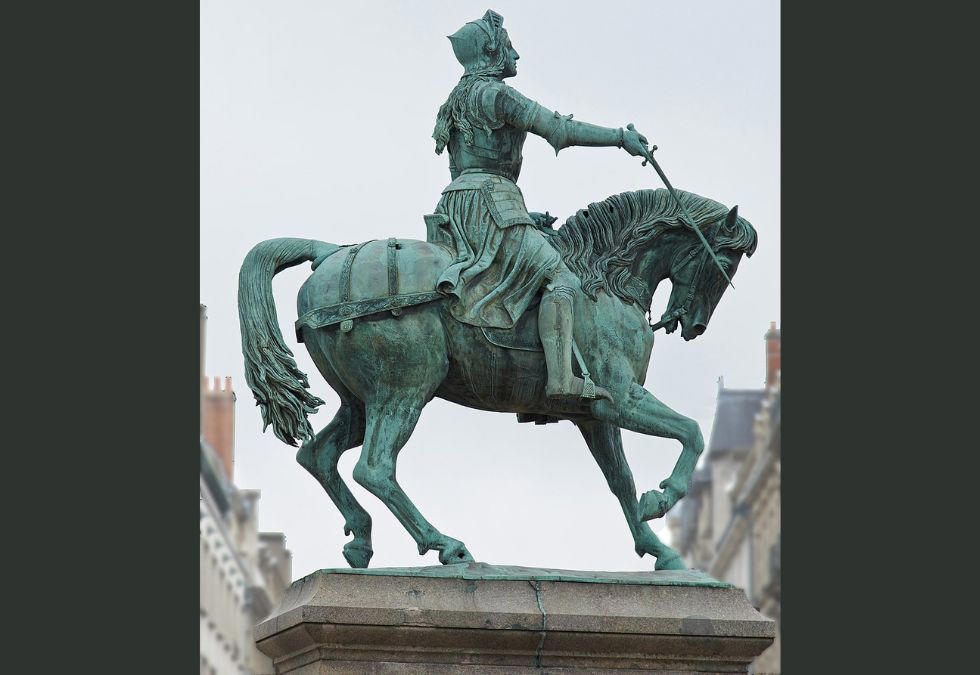 15. Joan of Arc 1. King Arthur, 2. Robin Hood, 3. Jesus of Nazareth, 4. Helen of Troy, 5. Hercules, 6. Buddha (Siddhartha Gautama), 7. Dracula (Vlad the Impaler), 8. Mulan, 9. Odysseus, 10. Socrates, 11. Gilgamesh, 12. St. Nicholas (Santa Claus), 13. Ragnar Lothbrok, 14. Confucius, 15. Joan of Arc, 16. King Solomon, 17. Achilles, 18. Attila the Hun, 19. Pythagoras, 20. William Tell, 21. Zoroaster, 22. King Priam of Troy