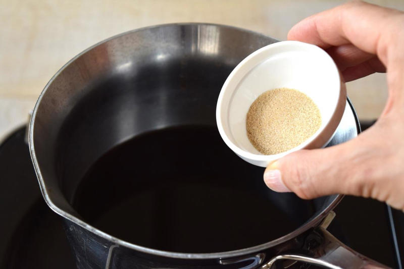 【一番おすすめの代用レシピ】和風顆粒だし＋みりん＋しょうゆ, 【この代用もおすすめ①】白だし＋みりん＋しょうゆ, 【この代用もおすすめ②】だししょうゆ＋みりん, 【めんつゆをイチから手作り】かつおぶしと昆布から作る、自家製めんつゆ, 【解説】代用するなら「めんつゆの基本構成」を知っておこう, 【Q&amp;A】代用レシピで「みりん」がない場合はどうする？etc