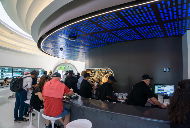 What it’s like inside Tesla Diner, A retro-futuristic take on a diner, Yes, there are robots, On tips and service charges, On the dishes, Biscuits and red gravy, Cinnamon roll, Cheeseburger, Tuna melt, “Epic” bacon, Wagyu beef chili, Soft serve swirl, Creamsicle, Strawberry shake, Final thoughts