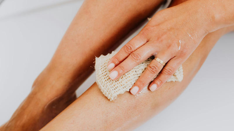 1. Exfoliate Before You Shave, 2. Shave At The End Of Your Shower, 3. Use Conditioner, 4. Switch To A Sharp Blade Every 5-10 Shaves, 5. Shave In Short Strokes, 6. Don’t Dry Shave, 7. Shave In Hair Growth Direction, 8. Apply Cold Water After Shaving, 9. Store Your Razor Outside The Shower, 10. Use A Fragrance-Free Moisturizer, 1. Shave After Using A Hot Towel, 2. Invest In A Safety Razor, 3. Skip Alcohol-Based Aftershave, 4. Use Alum Block Post-Shave, 5. Shave The Neck Last, 6. Lather With A Brush, 7. Map Your Beard Growth Pattern, 8. Stretch The Skin, 9. Tilt The Blade, 10. Use Cold Cream