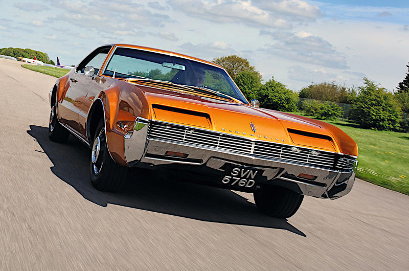 Oldsmobile: 7.5 litres Citroen: 3.0 litres, Subaru: 3.6 litres, Acura: 3.7 litres, Honda: 3.9 litres, Volvo: 4.4 litres, Lancia: 4.9 litres, Land Rover: 5.0 litres, Infiniti: 5.6 litres, Nissan: 5.6 litres, Lexus: 5.7 litres, Toyota: 5.7 litres, Porsche: 5.7 litres, Opel: 6.0 litres, Jaguar: 6.0 litres, Maserati: 6.0 litres, Saab: 6.0 litres, Volkswagen: 6.0 litres, McLaren: 6.1 litres, Vauxhall: 6.2 litres, Alfa Romeo: 6.3 litres, Audi: 6.3 litres, Ferrari: 6.5 litres, Lamborghini: 6.5 litres, AMC: 6.6 litres, Hummer: 6.6 litres, BMW: 6.75 litres, Fiat: 6.8 litres, Aston Martin: 7.3 litres, Buick: 7.5 litres, Ford: 7.5 litres, Oldsmobile: 7.5 litres, Pontiac: 7.5 litres, Lincoln: 7.6 litres, Mercedes-Benz: 7.7 litres, Rolls-Royce: 7.7 litres, Bentley: 8.0 litres, Chevrolet: 8.1 litres, Cadillac: 8.2 litres, Chrysler/Dodge: 8.4 litres, Renault: 9.1 litres, Peugeot: 11.1 litres, Bugatti: 12.8 litres