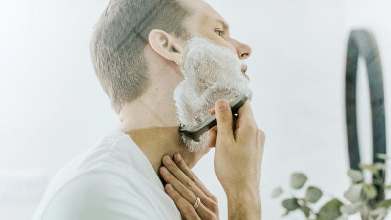 1. Exfoliate Before You Shave, 2. Shave At The End Of Your Shower, 3. Use Conditioner, 4. Switch To A Sharp Blade Every 5-10 Shaves, 5. Shave In Short Strokes, 6. Don’t Dry Shave, 7. Shave In Hair Growth Direction, 8. Apply Cold Water After Shaving, 9. Store Your Razor Outside The Shower, 10. Use A Fragrance-Free Moisturizer, 1. Shave After Using A Hot Towel, 2. Invest In A Safety Razor, 3. Skip Alcohol-Based Aftershave, 4. Use Alum Block Post-Shave, 5. Shave The Neck Last, 6. Lather With A Brush, 7. Map Your Beard Growth Pattern, 8. Stretch The Skin, 9. Tilt The Blade, 10. Use Cold Cream