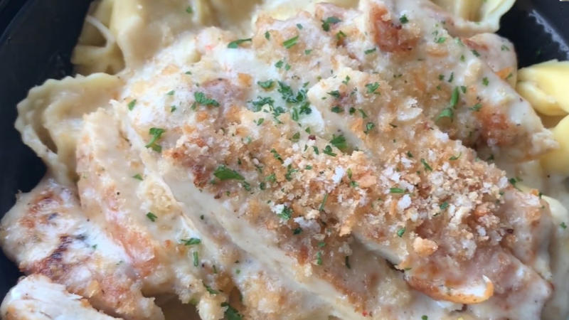 1. Eggplant Parmigiana, 2. Lasagna Classico, 3. Tour Of Italy, 4. Capellini Pomodoro, 5. Fried Mozzarella, 6. Sausage-Stuffed Giant Rigatoni, 7. Herb-Grilled Salmon, 8. Fettuccine Alfredo, 9. Chicken Alfredo, 10. Minestrone Soup, 1. Chicken And Gnocchi Soup, 2. Shrimp Scampi, 3. Chicken Tortelloni Alfredo, 4. Chicken Parmigiana, 5. Five-Cheese Ziti Al Forno, 6. Zuppa Toscana, 7. Chicken And Shrimp Carbonara, 8. Breadsticks, 9. Toasted Ravioli, 10. Lasagna Fritta