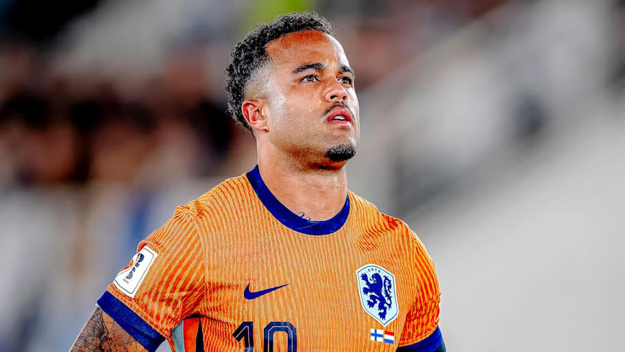 25. Dejan Kulusevski, 24. Alex Baena, 23. Bernardo Silva, 22. Pedro Goncalves, 21. Paulo Dybala, 20. Justin Kluivert, 19. Fermin Lopez, 18. Kevin De Bruyne, 17. Charles De Ketelaere, 16. Phil Foden, 15. Morgan Rogers, 14. Oihan Sancet, 13. Eberechi Eze, 12. Isco, 11. Morgan Gibbs-White, 10. Dominik Szoboszlai, 9. Rayan Cherki, 8. Xavi Simons, 7. Martin Odegaard, 6. Dani Olmo, 5. Bruno Fernandes, 4. Cole Palmer, 3. Florian Wirtz, 2. Jamal Musiala, 1. Jude Bellingham