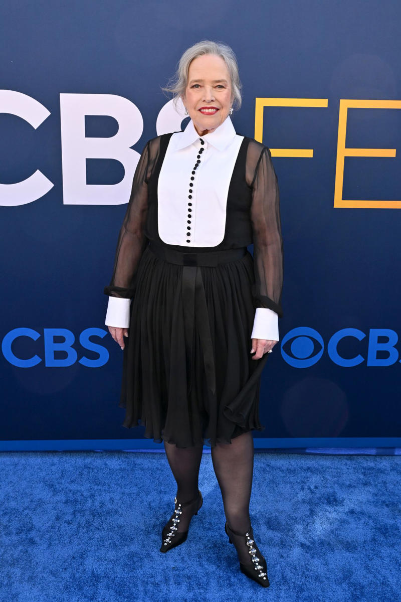 A new figure, a new gig 'Matlock' star Kathy Bates and her astounding weight loss, A new figure, a new gig, When illness became a turning point, Scared straight, Taking charge, Breaking point on set, Early days in New York, Her big breaks, Carving her place in theatre, Recognized for her work, A string of blockbusters, Academy Award for Best Actress, The perks of not being a beauty queen, Etching her name into cinema, After the turn of the century, A second wind, Kathy Bates isn't slowing down, Acting is her "life force", Looking ahead, It's not about "willpower", A mindful eating trick that worked