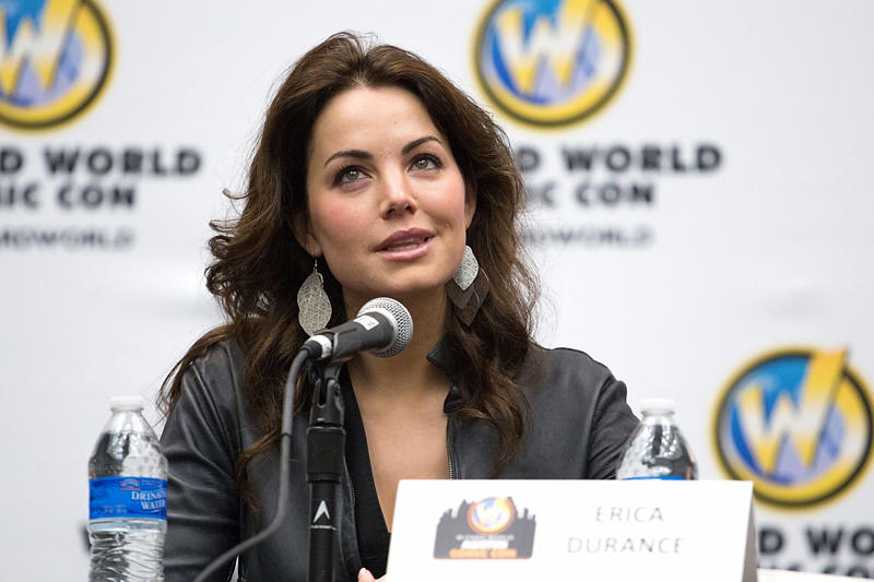 A career, many disguises Arrival at 'Smallville', From Canada with love (and talent), The 21st century Lois Lane, Auditions and rejections, Lois or Lana?, Superman, feminism, and double standards, The post-'Smallville' syndrome, Conventions, cosplay, and an unexpected legacy, The burden of playing an icon, A career, many disguises