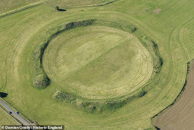 1. How did they move the stones?, 2. Why was Stonehenge constructed?, 3. Why the Salisbury Plain?, 4. Why did people keep changing Stonehenge?, 5. Where are the missing stones?