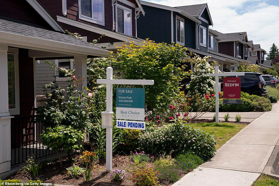 US neighborhoods filled with 'for sale' signs as homes flood market