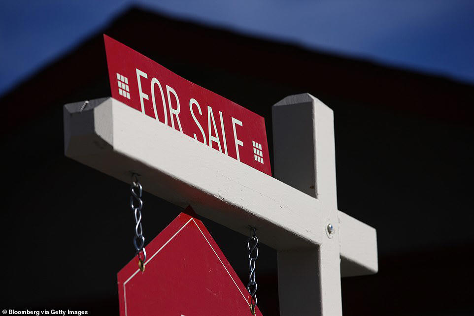US neighborhoods filled with 'for sale' signs as homes flood market