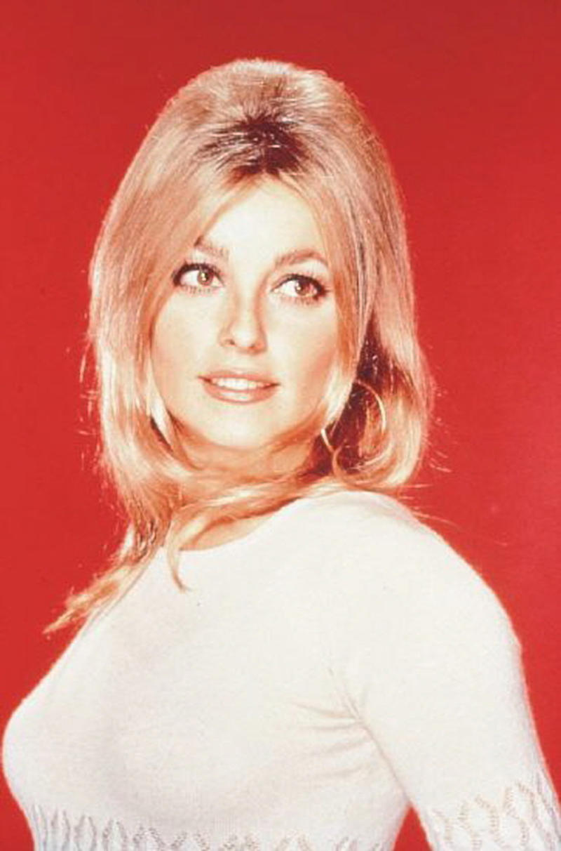 Sharon Tate Grace Kelly, Brigitte Bardot, Elizabeth Taylor, Audrey Hepburn, Natalie Wood, Jaclyn Smith, Kim Novak, Raquel Welch, Ursula Andress, Charlize Theron, Julia Roberts, Jacqueline Bisset, Natalie Portman, Emma Stone, Scarlett Johansson, Liv Tyler, Rachel Weisz, Elizabeth Hurley, Ava Gardner, Nicole Kidman, Naomi Watts, Sharon Tate, Kate Winslet, Jessica Alba, Halle Berry, Megan Fox, Keira Knightley, Olivia Wilde, Angelina Jolie, Jennifer Lawrence, Mila Kunis, Sofía Vergara, Eva Longoria, Lupita Nyong'o