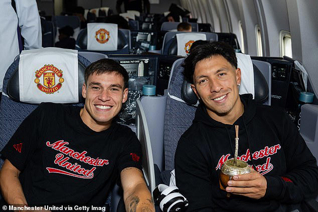 Red hot in Chicago , Better late than never , Stars get a little R&R , Tour kicks off in style , United in the zone , Hard work for Wes , There’s more to Harry’s game