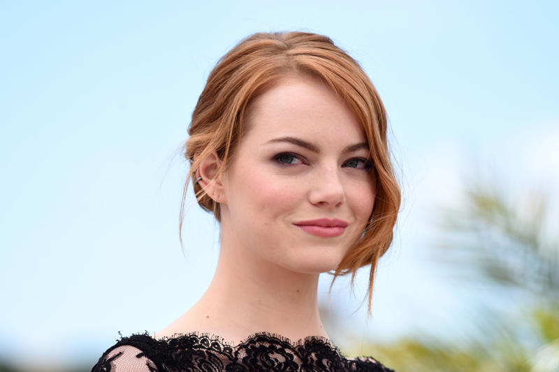 Emma Stone Grace Kelly, Brigitte Bardot, Elizabeth Taylor, Audrey Hepburn, Natalie Wood, Jaclyn Smith, Kim Novak, Raquel Welch, Ursula Andress, Charlize Theron, Julia Roberts, Jacqueline Bisset, Natalie Portman, Emma Stone, Scarlett Johansson, Liv Tyler, Rachel Weisz, Elizabeth Hurley, Ava Gardner, Nicole Kidman, Naomi Watts, Sharon Tate, Kate Winslet, Jessica Alba, Halle Berry, Megan Fox, Keira Knightley, Olivia Wilde, Angelina Jolie, Jennifer Lawrence, Mila Kunis, Sofía Vergara, Eva Longoria, Lupita Nyong'o