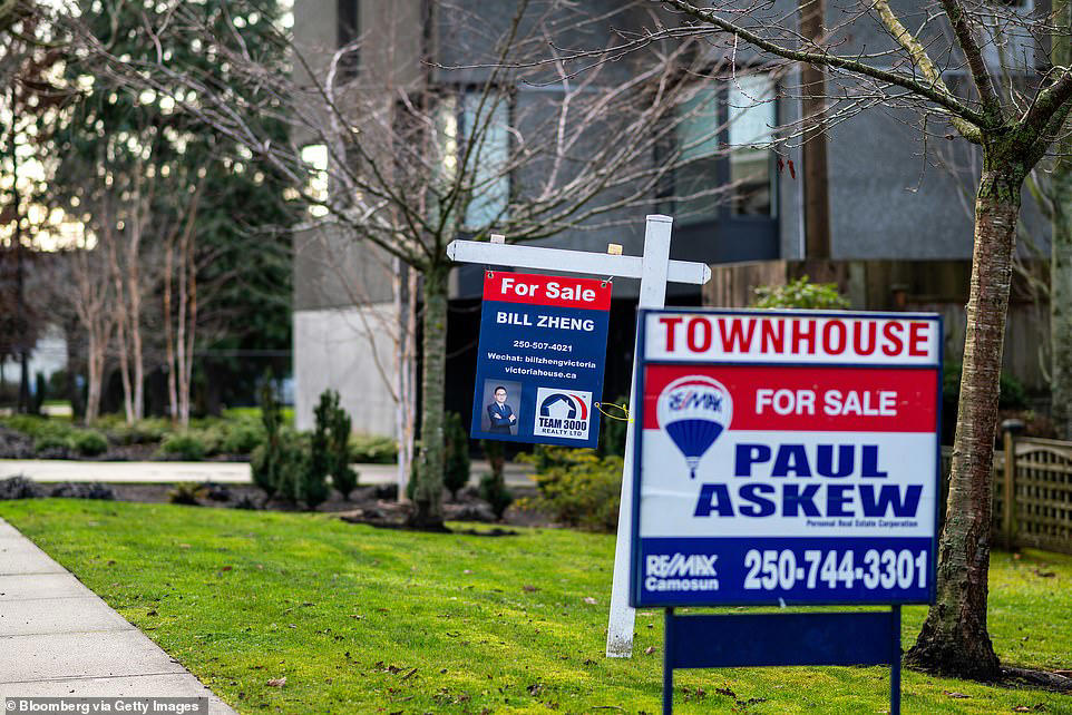 Brokers: Homeowners taking bigger mortgages thanks to banks' looser rules