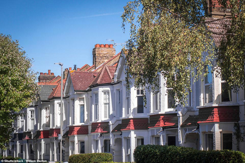 Brokers: Homeowners taking bigger mortgages thanks to banks' looser rules
