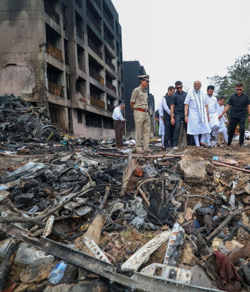Captain was ‘meticulous’ and had ‘highest standards’ Captain Sumeet Sabharwal and First Officer Clive Kundar, Pilots ‘knew of captain’s mental health concerns’, Looking beyond routine clearances, Waiting for full report, Captain was ‘meticulous’ and had ‘highest standards’, ‘Why did Air India allow him in the cockpit?’, ‘This could be a serious technical fault’