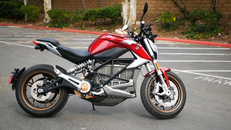 2. Zero SR/F 1. Harley-Davidson LiveWire One, 2. Zero SR/F, 3. Energica Ego+, 4. Damon Hypersport Premier, 5. Lightning LS-218, 6. Ryvid Anthem, 7. Pursang E-Track, 8. Verge TS Ultra, 9. Tarform Luna, 10. Cake Kalk&, 11. Evoke 6061, 12. Sondors Metacycle, 13. NIU RQi Sport, 14. Onyx RCR, 15. Ultraviolette F77, 16. Super Soco TC Max, 17. Alrendo TS Bravo, 18. Horwin CR6 Pro, 19. Kawasaki Ninja e-1, 20. Maeving RM1