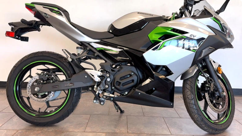 19. Kawasaki Ninja e-1 1. Harley-Davidson LiveWire One, 2. Zero SR/F, 3. Energica Ego+, 4. Damon Hypersport Premier, 5. Lightning LS-218, 6. Ryvid Anthem, 7. Pursang E-Track, 8. Verge TS Ultra, 9. Tarform Luna, 10. Cake Kalk&, 11. Evoke 6061, 12. Sondors Metacycle, 13. NIU RQi Sport, 14. Onyx RCR, 15. Ultraviolette F77, 16. Super Soco TC Max, 17. Alrendo TS Bravo, 18. Horwin CR6 Pro, 19. Kawasaki Ninja e-1, 20. Maeving RM1