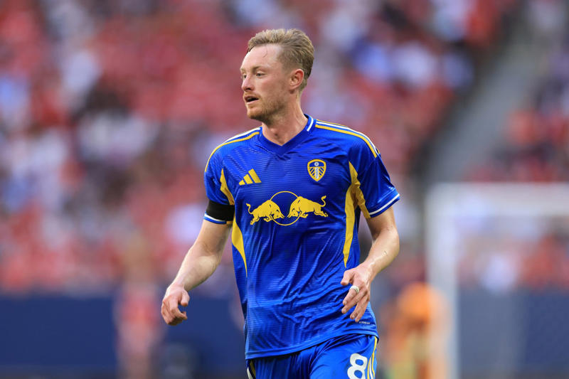 Leeds United - Sean Longstaff The leaders, Arsenal - Bukayo Saka, Bournemouth - Antoine Semenyo, Brentford - Yoane Wissa, Brighton & Hove Albion - Jack Hinshelwood, Burnley - Kyle Walker, Chelsea - Cole Palmer, Crystal Palace - Adam Wharton, Everton - Jarrad Branthwaite, Fulham - Emile Smith Rowe, Leeds United - Sean Longstaff, Manchester City - Omar Marmoush, Manchester United - Bruno Fernandes, Newcastle United - Anthony Elanga, Nottingham Forest - Murillo, Sunderland - Granit Xhaka, Tottenham Hotspur - Micky van de Ven, West Ham United - Jarrod Bowen