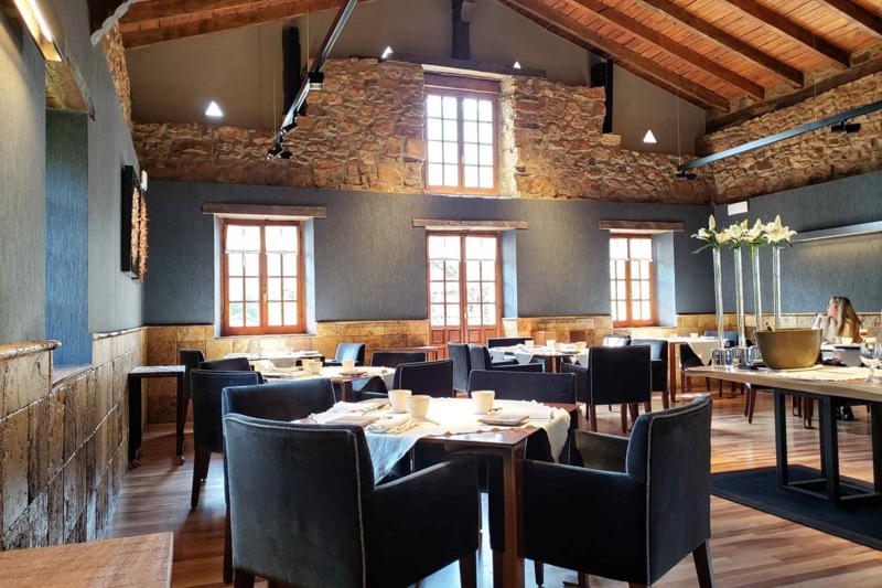Asador Etxebarri – Atxondo, Spain A world tour in 10 dishes, Disfrutar – Barcelona, Spain, Asador Etxebarri – Atxondo, Spain, Table by Bruno Verjus – Paris, France, DiverXO – Madrid, Spain, Maido – Lima, Peru, Atomix – New York, USA, Quintonil – Mexico City, Mexico, Alchemist – Copenhagen, Denmark, Gaggan Anand – Bangkok, Thailand
