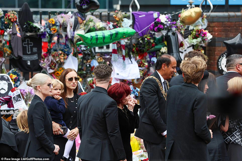 Sharon Osbourne breaks down in tears at Ozzy's funeral