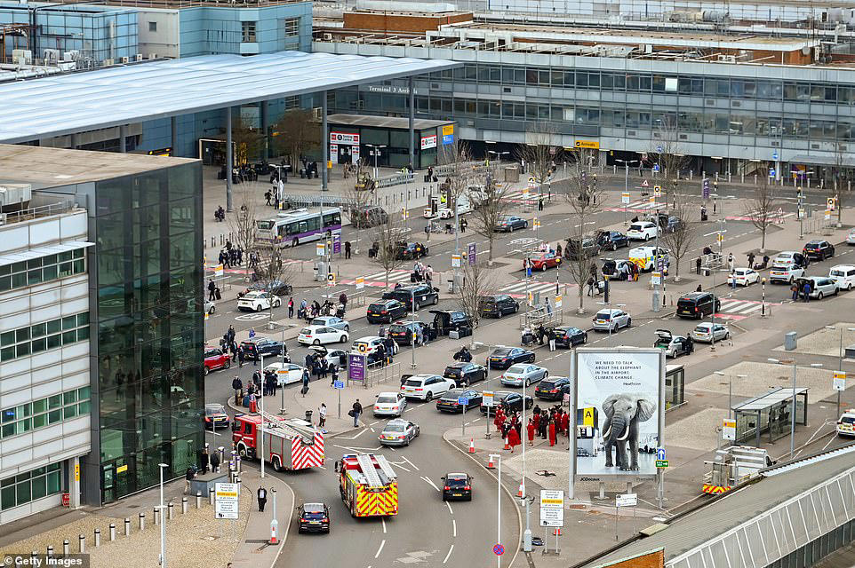 UK flights grounded with thousands of passengers left on the tarmac