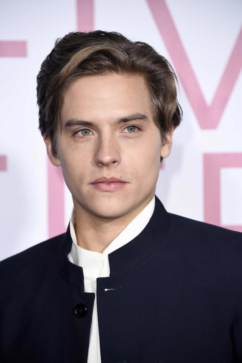 Dylan Sprouse Dakota Fanning, Mila Kunis, Ashley Benson, Keke Palmer, Tyler Posey, Kirsten Dunst, Ben Savage, Candace Cameron Bure, Josh Hutcherson, Millie Bobby Brown, Selena Gomez, Dylan Sprouse, Victoria Justice, Sadie Sink, Kay Panabaker