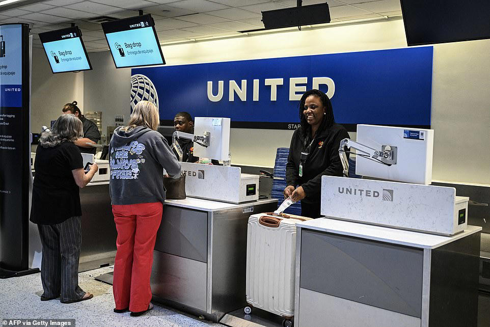 United Airlines plane makes 'emergency landing' at Heathrow