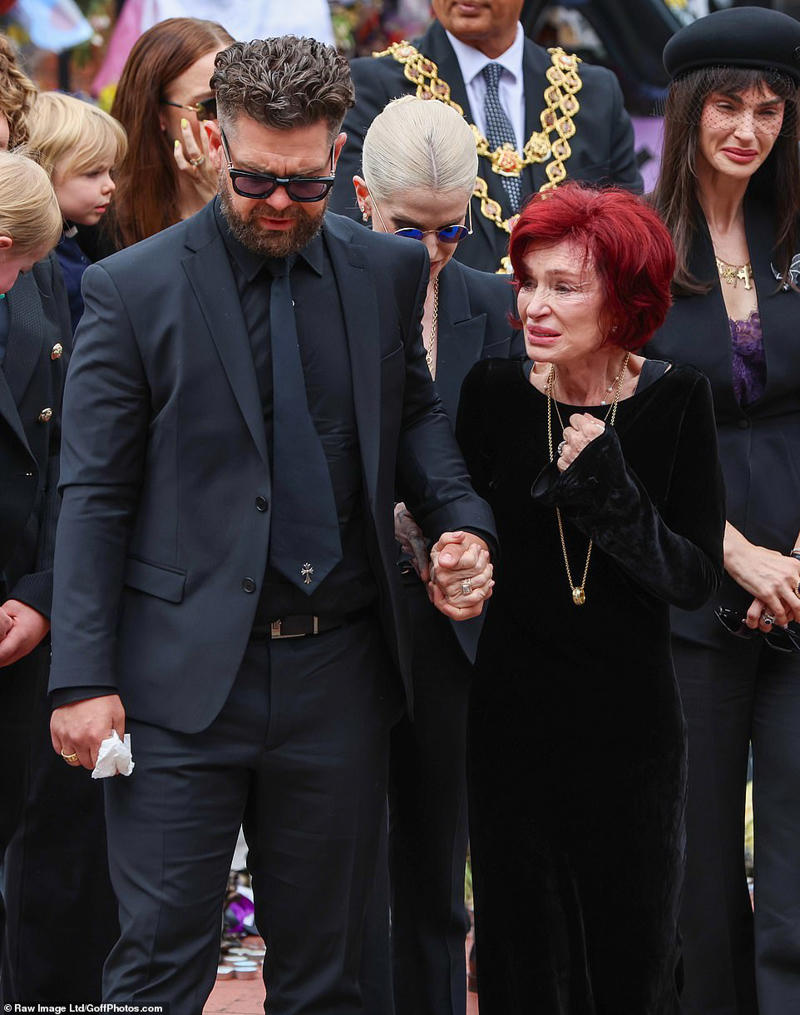 Sharon Osbourne breaks down in tears at Ozzy's funeral
