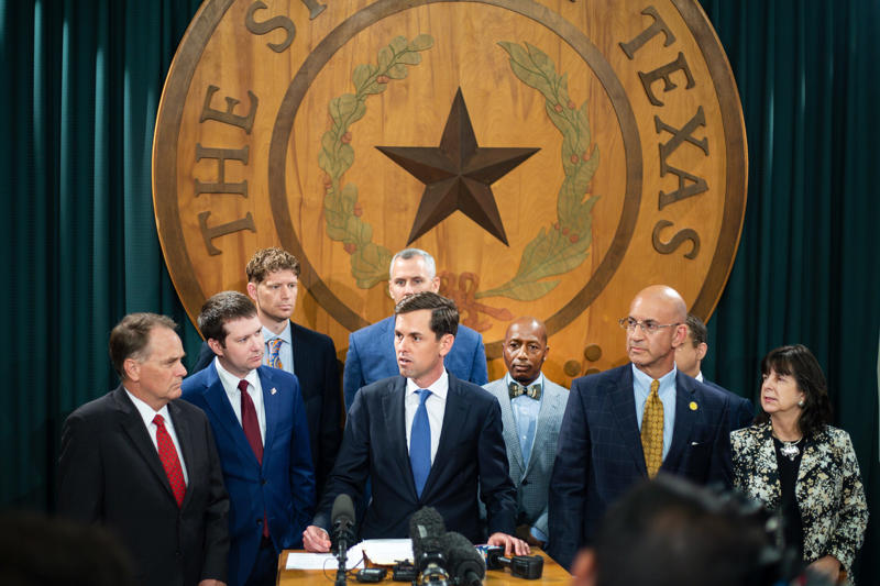 What could a new map look like?, Democrats charge partisan law violation, Hakeem Jeffries took a trip to Texas, Redistricting arms race could ensue, Texas Democrats eye leaving the state