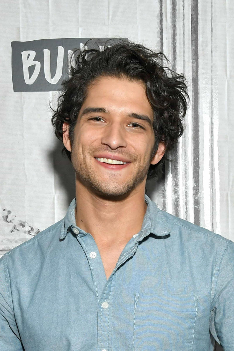 Tyler Posey Dakota Fanning, Mila Kunis, Ashley Benson, Keke Palmer, Tyler Posey, Kirsten Dunst, Ben Savage, Candace Cameron Bure, Josh Hutcherson, Millie Bobby Brown, Selena Gomez, Dylan Sprouse, Victoria Justice, Sadie Sink, Kay Panabaker