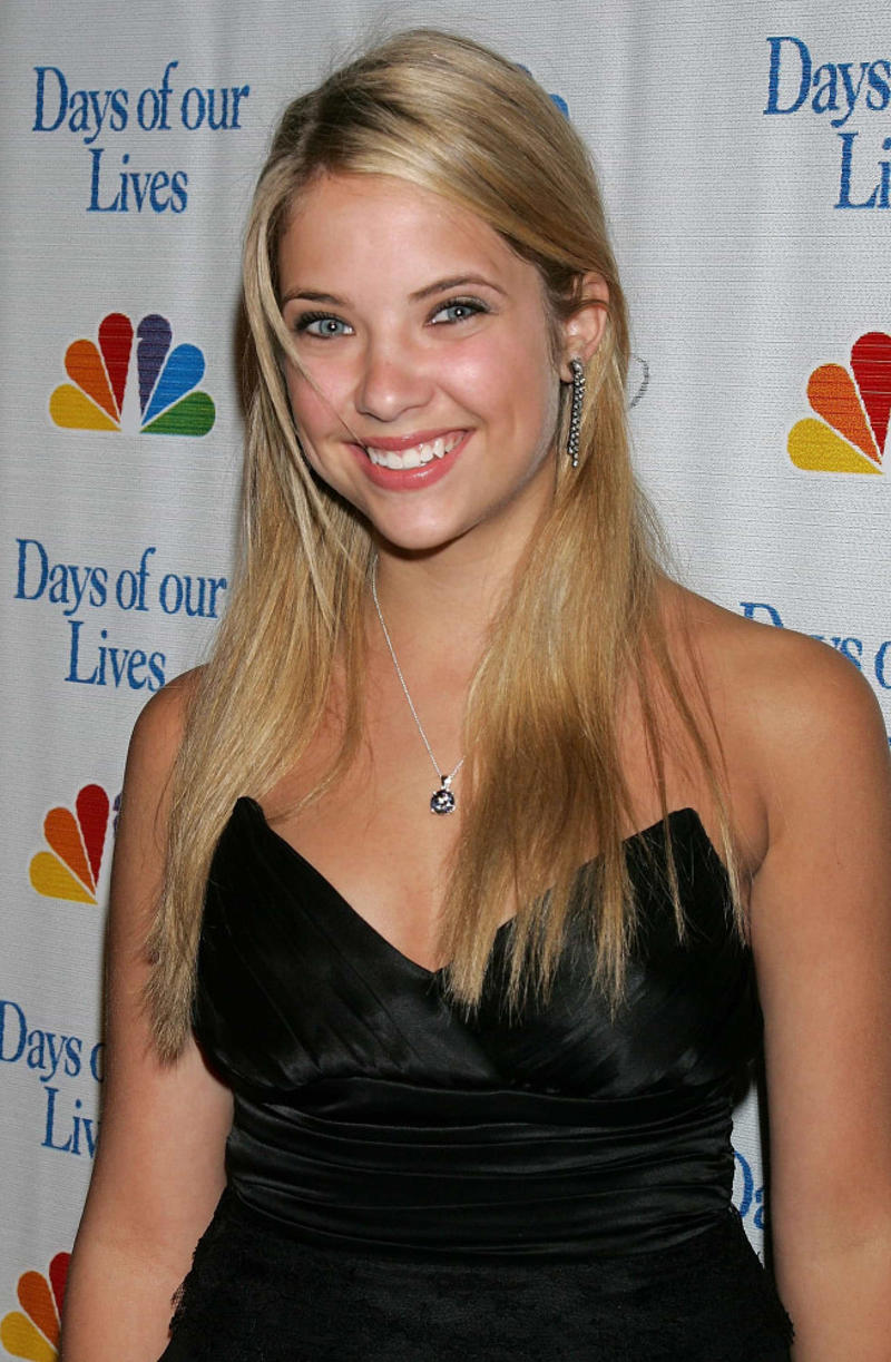 Ashley Benson Dakota Fanning, Mila Kunis, Ashley Benson, Keke Palmer, Tyler Posey, Kirsten Dunst, Ben Savage, Candace Cameron Bure, Josh Hutcherson, Millie Bobby Brown, Selena Gomez, Dylan Sprouse, Victoria Justice, Sadie Sink, Kay Panabaker