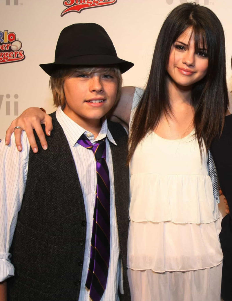 Selena Gomez Dakota Fanning, Mila Kunis, Ashley Benson, Keke Palmer, Tyler Posey, Kirsten Dunst, Ben Savage, Candace Cameron Bure, Josh Hutcherson, Millie Bobby Brown, Selena Gomez, Dylan Sprouse, Victoria Justice, Sadie Sink, Kay Panabaker