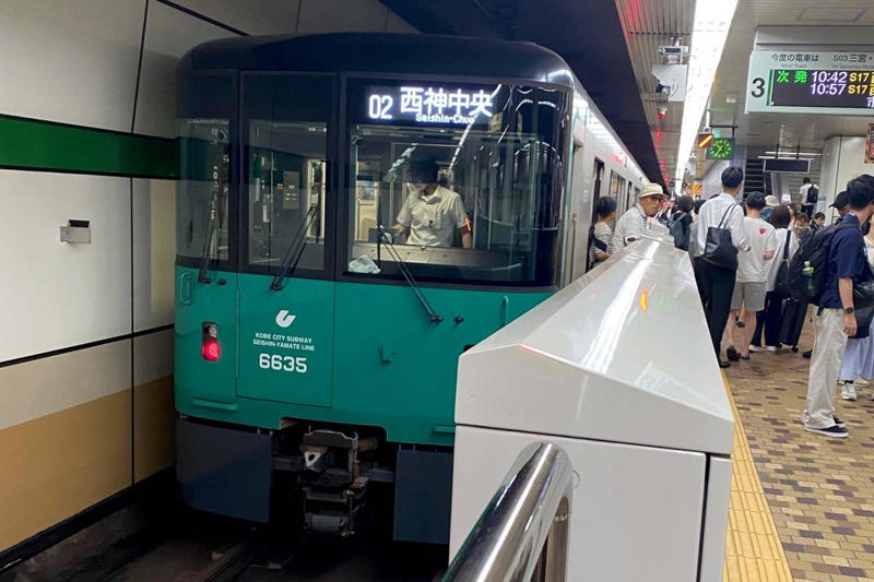 全区画の7割近くが空き状態, 新神戸再開発の今と過去, 新神戸駅周辺に欠ける集客力, 駅前広場や生田川公園も再整備