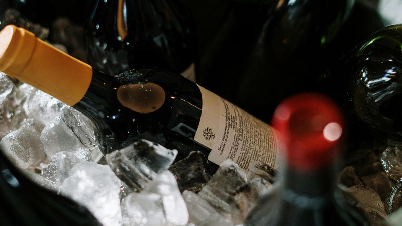7. Avoid Alcohol Or At Least Consume With Food 1. Shaking That Comes Out Of Nowhere, 2. Weird, Cold Sweat Feeling, 3. Hunger That Hits Like A Freight Train, 4. Heart-Pounding, “Something’s Wrong” Sensation, 5. A Rush Of Unexplained Anxiety, 6. Vision That Suddenly Goes Fuzzy, 7. Brain Fog You Can’t Shake Off, 8. Mood Swings That Surprise Everyone, 9. Odd Tingling Around Your Mouth, 10. Feeling Like Your Energy’s Been Zapped, 1. Check Your Blood Sugar Immediately, 2. Consume Fast-Acting Carbohydrates, 3. Avoid Over-Eating To Prevent High Blood Sugar, 4. Adjust Medication Under Medical Guidance, 5. Seek Emergency Help For Severe Symptoms, 6. Eat Regular, Balanced Meals, 7. Avoid Alcohol Or At Least Consume With Food, 8. Monitor Physical Activity And Adjust Accordingly, 9. Use Continuous Glucose Monitoring (CGM), 10. Educate Yourself And Others About Hypoglycemia