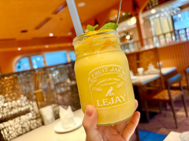 【夏に食べたいものだらけ♡】, 【夏気分高まるハンバーガー】, 【ショコラのかき氷】, 【夢中になっちゃうラッシーカクテル】, 【夏にしか味わえないメニューを楽しもう！】