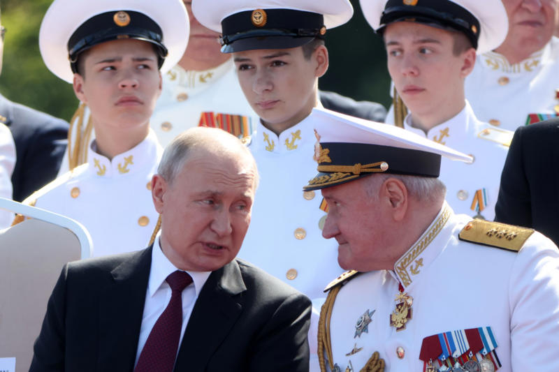 地中海で窮地に追い込まれたロシア, シリアのアサド前政権が崩壊, タルトゥース海軍基地, シリアに「ほぼずっと存在」していたロシア海軍, シリア暫定政権の方針は？, ウクライナの主張, 通常動力型潜水艦が地中海から撤退？, 10年間にわたって潜水艦を配備, 地中海常設作戦部隊, ロシア軍にとっては大きな痛手, ロシア海軍の潜水艦ノヴォロシースク, ポルトガル沖を航海中に捕捉される, NATO海上司令部のコメント, 原子力潜水艦が活動し続けている可能性, 後任の潜水艦は派遣される？, 「地中海における継続的なプレゼンスは維持できない」, 低下するロシアの影響力