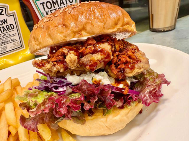 【夏に食べたいものだらけ♡】, 【夏気分高まるハンバーガー】, 【ショコラのかき氷】, 【夢中になっちゃうラッシーカクテル】, 【夏にしか味わえないメニューを楽しもう！】
