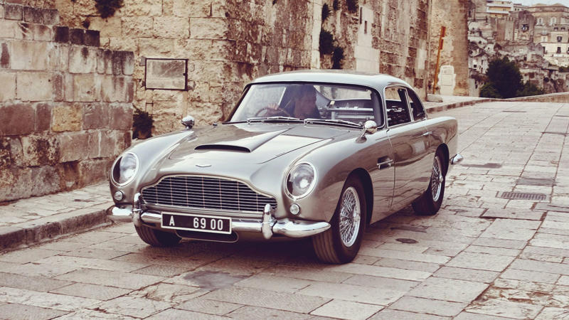 2. Aston 1. Alexis, 2. Aston, 3. Avalon, 4. Carrera, 5. Chevy, 7. Cruze, 10. Herbie, 12. Lincoln, 13. Martin, 14. Mercedes, 15. Minnie, 16. Portia, 17. Renault, 18. Royce, 19. Shelby, 20. Sonata