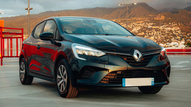 6. Clio 1. Alexis, 2. Aston, 3. Avalon, 4. Carrera, 5. Chevy, 7. Cruze, 10. Herbie, 12. Lincoln, 13. Martin, 14. Mercedes, 15. Minnie, 16. Portia, 17. Renault, 18. Royce, 19. Shelby, 20. Sonata