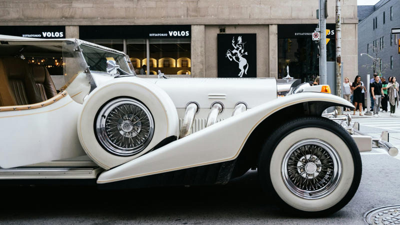 Names With Mileage 1. Alexis, 2. Aston, 3. Avalon, 4. Carrera, 5. Chevy, 7. Cruze, 10. Herbie, 12. Lincoln, 13. Martin, 14. Mercedes, 15. Minnie, 16. Portia, 17. Renault, 18. Royce, 19. Shelby, 20. Sonata