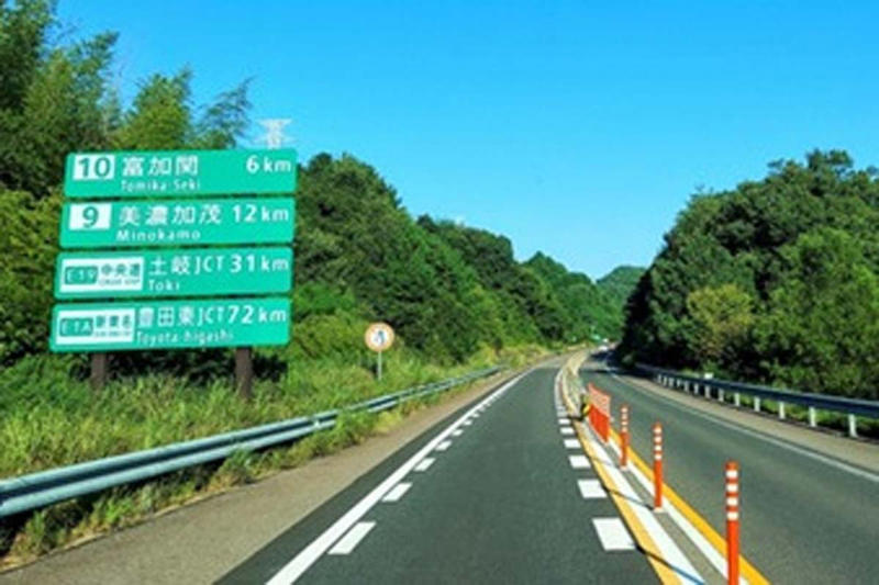 広がる中京圏の交通網, 東海圏高速網の再編成, 広域ネットワークの経済波及, 開通によるアクセス革新, 物流滞る難所の養老トンネル, 中京圏道路網の拡大戦略, 局所接続が引く成長の導線, 距離以上に効くネットワーク戦略