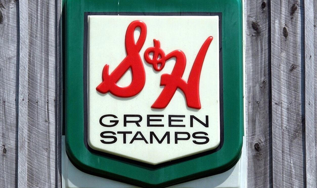 Grocery Store Green Stamps Our Old Grocery Lists Look a Bit…Strange Now, Fruitcake: The Gift Nobody Wanted, Salisbury Steak TV Dinners, Meatloaf: The King of 1960s Kitchens, Canned Aspic: Jell-O’s Weird Cousin, Comic Books by the Checkout, Casserole Mixes: Just Add a Can of Soup, Corned Beef and Cabbage Kits, Powdered Drink Mixes (Tang, Anyone?), TV Guide and Soap Opera Digest, Vienna Sausages: Lunchbox Relics, Free Grocery Bags (Paper or Plastic?), Tuna Noodle Casserole in a Box, Swanson Frozen Dinners, Gelatin Molds with Veggies, Yes, Really, Cigarettes by the Register, Dry Milk Powder: The Backup Plan, TV Trays: Dinner in Front of the Tube, Boxed Mac & Cheese, But Not the Fancy Kind, Beef Tongue, Liver, and Kidneys, Iceberg Lettuce and Nothing Else, Glass Bottled Soda by the Crate, Grapefruit for Breakfast, Evaporated Milk in Everything, The Mystery of Pickled Everything, Grocery Store Green Stamps