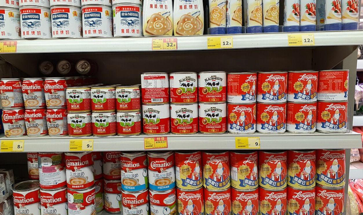 Our Old Grocery Lists Look a Bit…Strange Now, Fruitcake: The Gift Nobody Wanted, Salisbury Steak TV Dinners, Meatloaf: The King of 1960s Kitchens, Canned Aspic: Jell-O’s Weird Cousin, Comic Books by the Checkout, Casserole Mixes: Just Add a Can of Soup, Corned Beef and Cabbage Kits, Powdered Drink Mixes (Tang, Anyone?), TV Guide and Soap Opera Digest, Vienna Sausages: Lunchbox Relics, Free Grocery Bags (Paper or Plastic?), Tuna Noodle Casserole in a Box, Swanson Frozen Dinners, Gelatin Molds with Veggies, Yes, Really, Cigarettes by the Register, Dry Milk Powder: The Backup Plan, TV Trays: Dinner in Front of the Tube, Boxed Mac &amp; Cheese, But Not the Fancy Kind, Beef Tongue, Liver, and Kidneys, Iceberg Lettuce and Nothing Else, Glass Bottled Soda by the Crate, Grapefruit for Breakfast, Evaporated Milk in Everything, The Mystery of Pickled Everything, Grocery Store Green Stamps