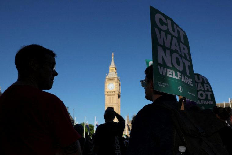 730k new claimants possibly affected by cut The new criteria from next April, 730k new claimants possibly affected by cut, Jon Trickett: 'Find a new direction', Kim Johnson: 'Unjust and unnecessary', Andy McDonald: 'A two-tier system', A 'very worrying' universal credit cut, Debbie Abrahams: Delay and assess, A series of U-turns